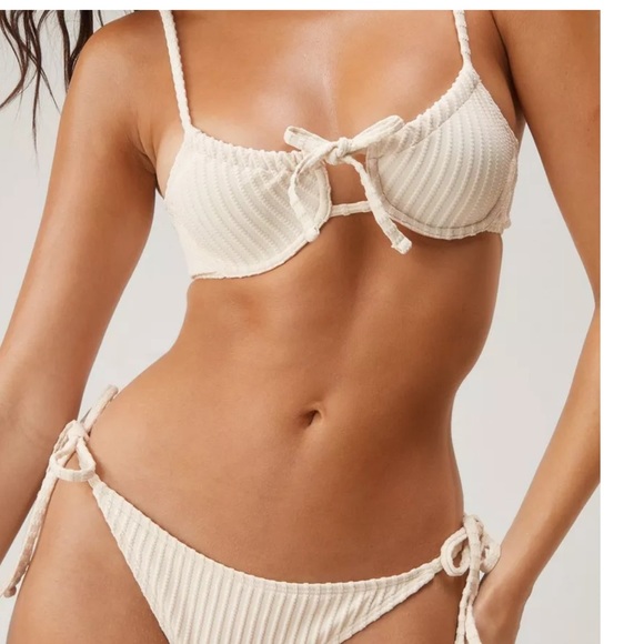 Premium Ribbed Ruched Tie Underwire Bikini Set - Picture 2 of 3